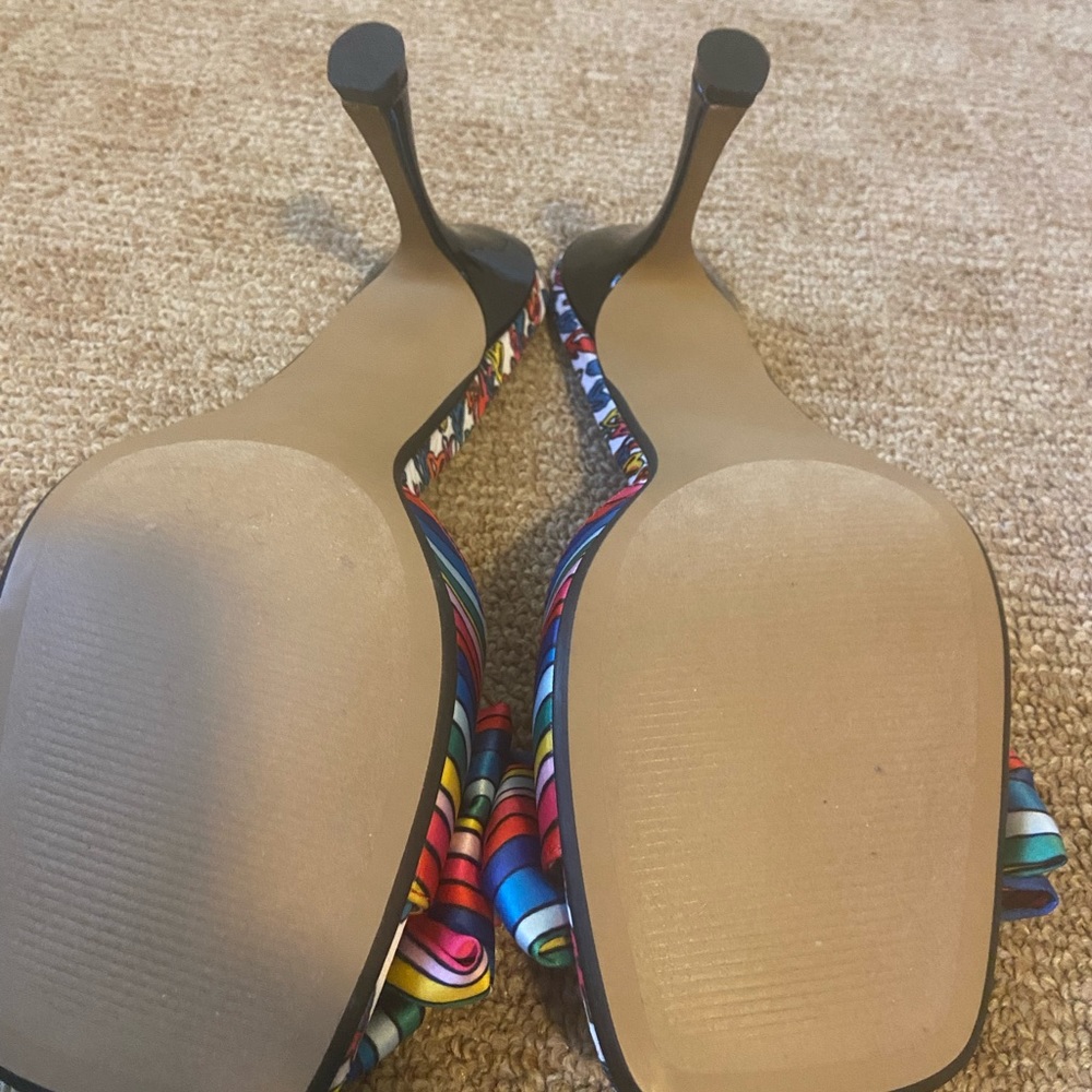 COPY - Betsy Johnson - Picture 4 of 5